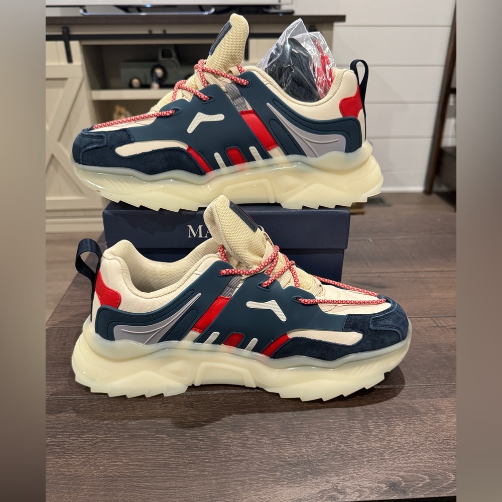 Mazino ARCTIC Cream/Navy/Red Sneakers (Men's 10/Women's 11.5)